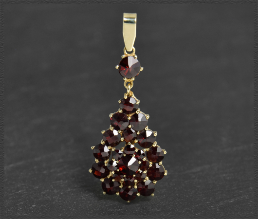 Gold Anhänger mit 4,80ct Granaten, 333 Gold, Vintage