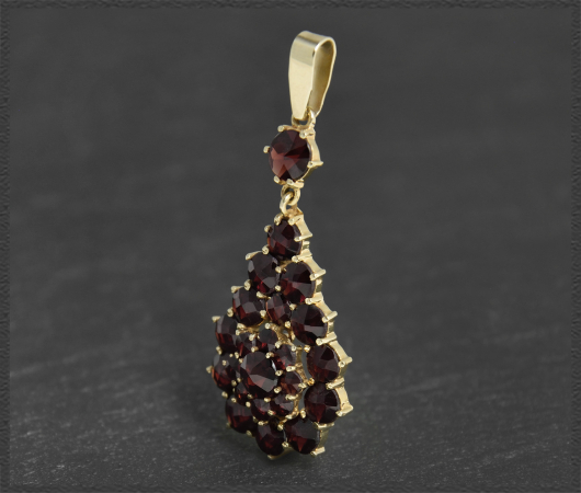 Gold Anhänger mit 4,80ct Granaten, 333 Gold, Vintage