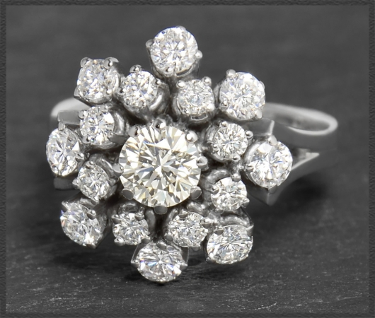 Ring mit 1,85ct lupenreinen Brillanten, 585 Weißgold