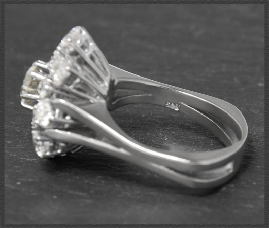 Ring mit 1,85ct lupenreinen Brillanten, 585 Weißgold