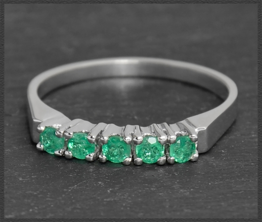 Smaragd Ring mit 0,40ct, 585 Weißgold