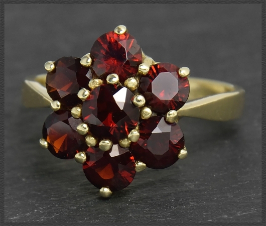 Granat Ring mit 3,60ct aus 585 Gelbgold