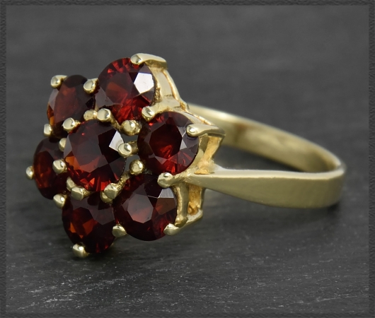 Granat Ring mit 3,60ct aus 585 Gelbgold