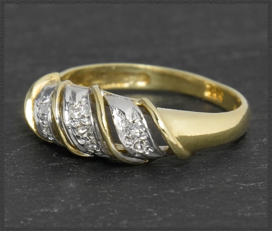Ring mit Diamanten, 585 Gelbgold & Weißgold