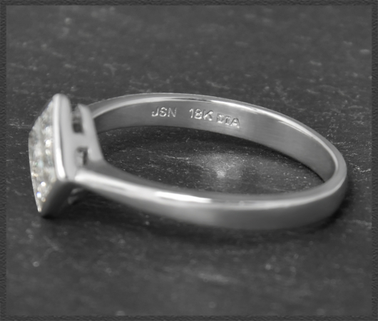 Ring mit 0,60ct Princess Diamanten, Bluff Solitär, Weißgold