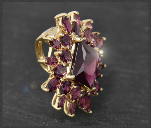 Rhodolith Anhänger mit 8,70ct, 585 Gelbgold