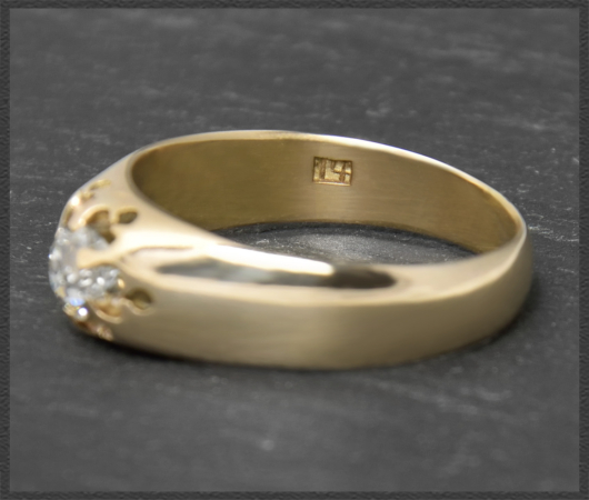 Antik Ring, 0,54ct lupenreiner Kissenschliff Diamant, 585 Gold