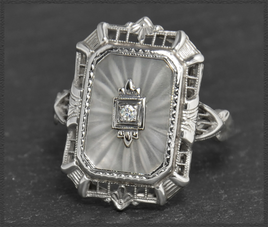 Art Deko Ring, geschliffener Bergkristall & Diamant, 585 Gold