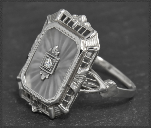 Art Deko Ring, geschliffener Bergkristall & Diamant, 585 Gold