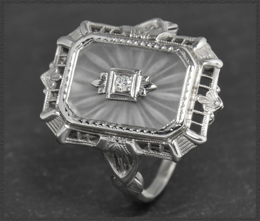 Art Deko Ring, geschliffener Bergkristall & Diamant, 585 Gold