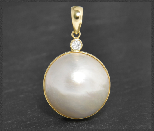 Anhänger 19,5mm Mabe Perle & 0,15ct Diamant, 750 Gold