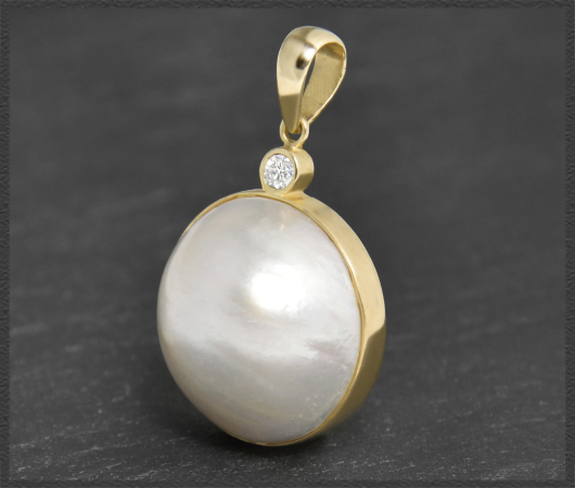 Anhänger 19,5mm Mabe Perle & 0,15ct Diamant, 750 Gold